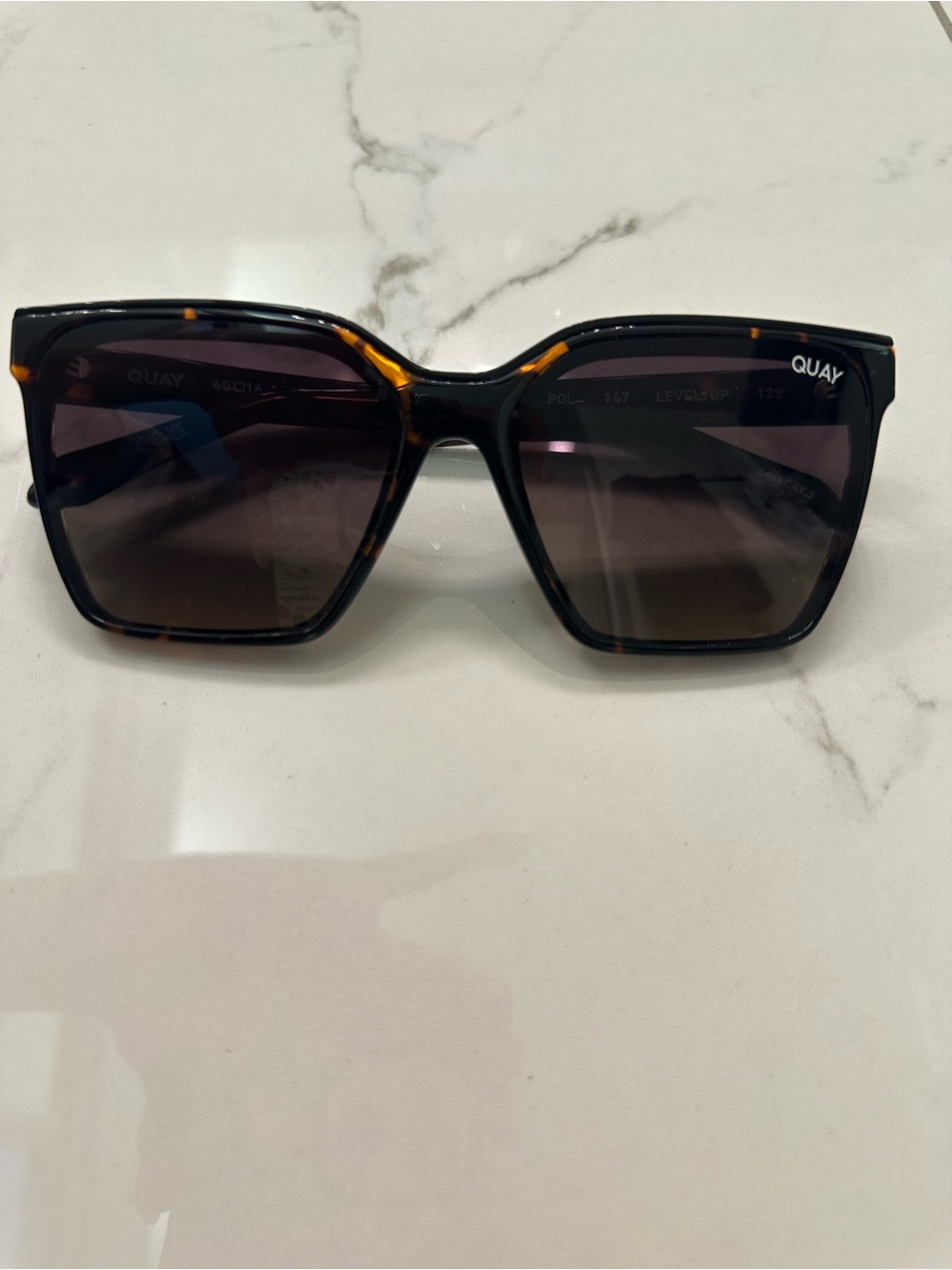 Quay Australia Tortoiseshell Square Sunglasses - Black and Brown